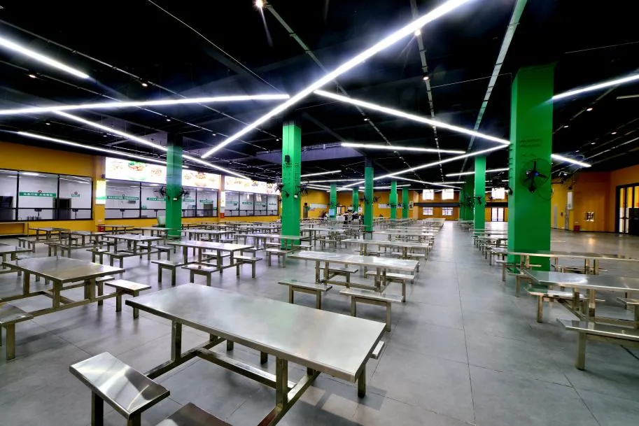 学校食堂